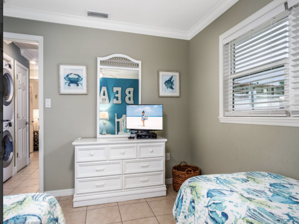 Two Bedroom Ground Level Condo with Private Beach in Siesta Key